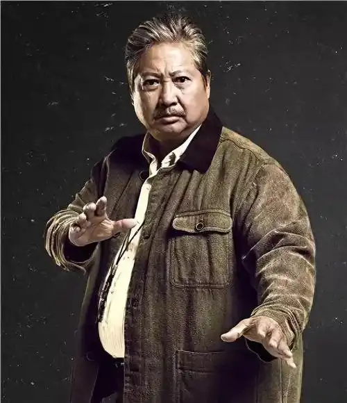 成龙元华等人还做着替身工作时洪金宝就作为主角或动作指导拍摄过不少