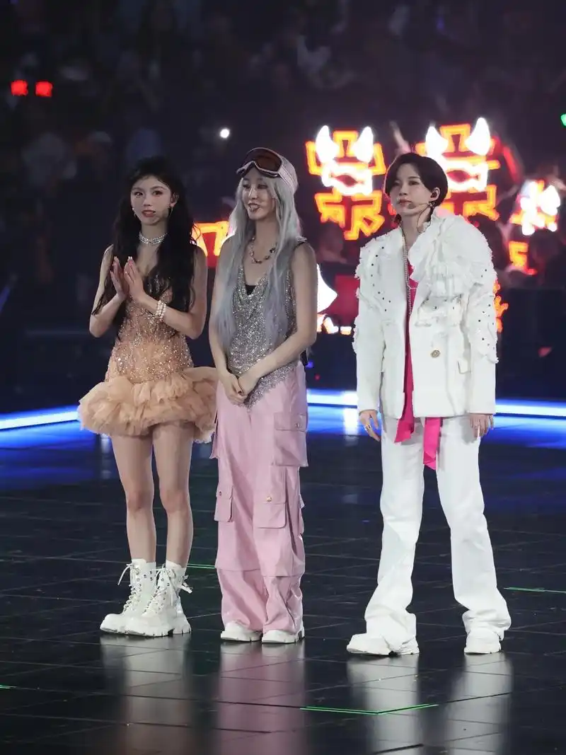 最后一组生图啦,祝大家以后越来越好#the9女团 # - 抖音