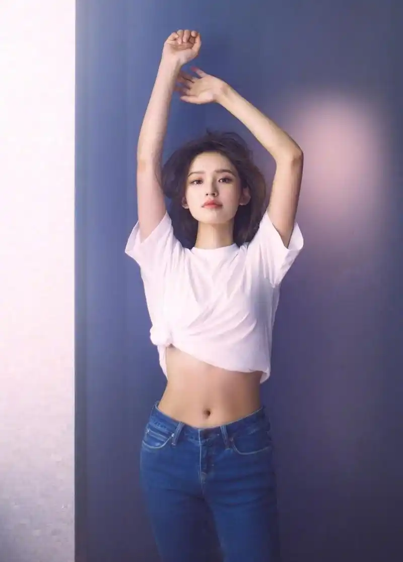 林允暴瘦14斤露小蛮腰,自黑称"胖得认真"!