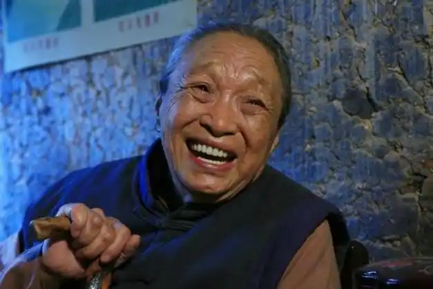 网易首页>网易号>正文申请入驻> 60岁之前她是专业的评剧演员,60岁