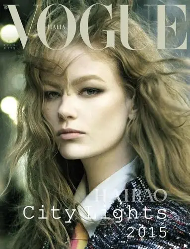 《vogue》杂志意大利版封面