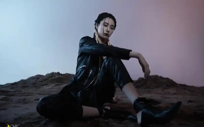 分享一组徐艺洋图片给大家,图中的明星图片壁纸会点缀你的电脑桌面