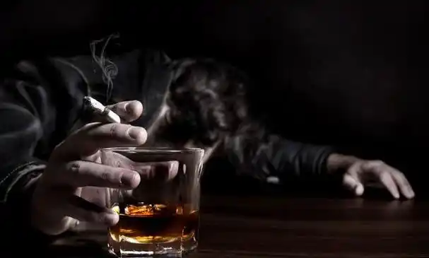 唯有咽下心酸,磨平棱角,扛过孤独,方能绽放光芒,迈向成功!