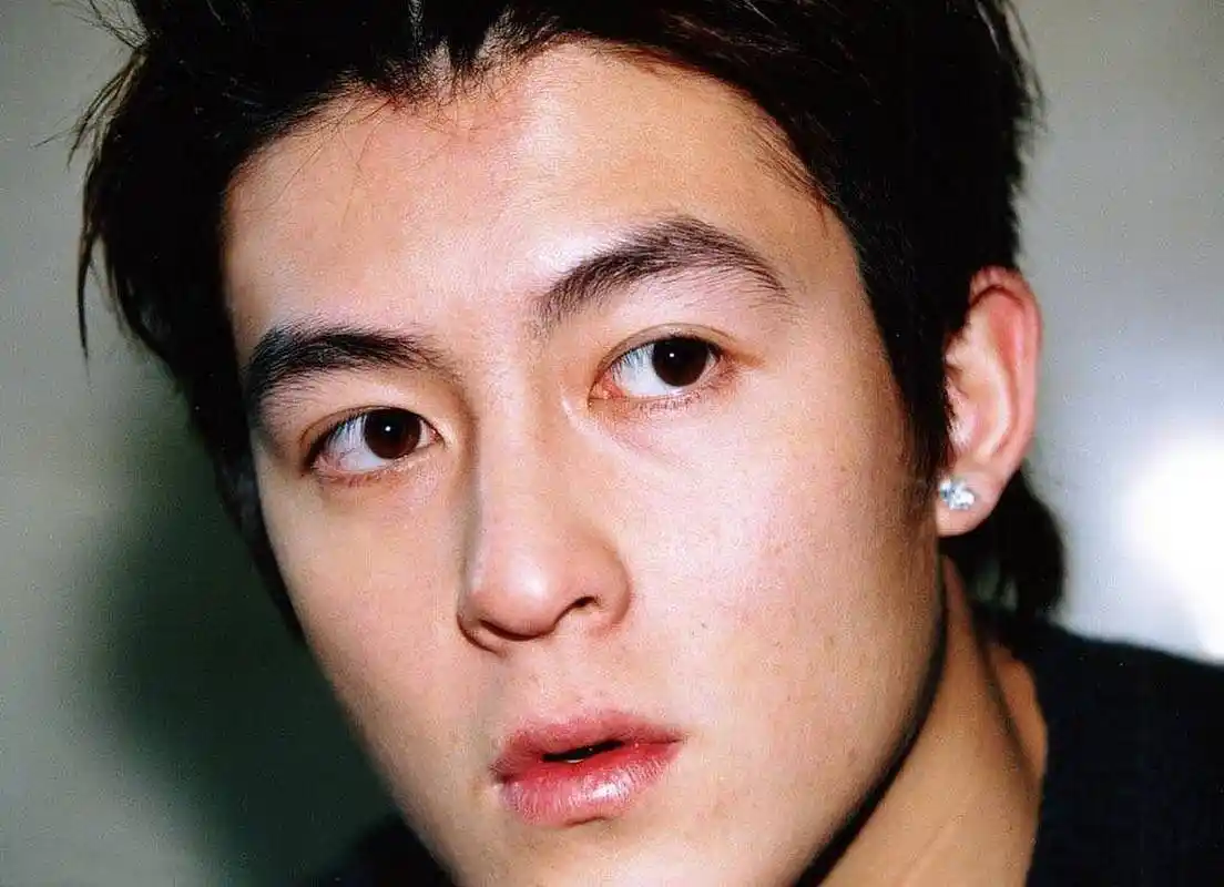 这是一个令人不忍卒睹的故事,一个女人在男友酒后的恶行下陷入窘境.