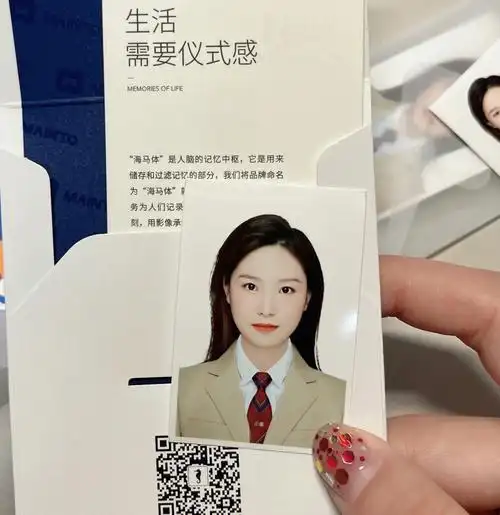 工作人员都很温柔化妆师小姐姐也很耐心化妆手法真的一级棒摄影师是