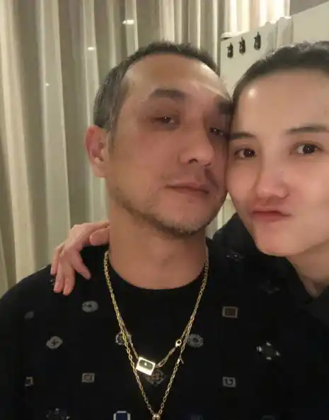 宋佳微博晒甜蜜照 网友:这是你男朋友?你脱单了?我单身了