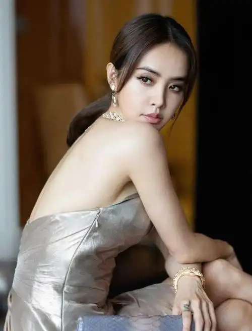 "亚洲舞娘"蔡依林魅力全开!甜美性感歌声撩人,少女风|