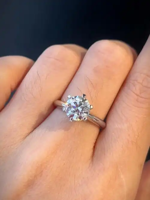 低调打工人的2克拉钻戒圆梦啦78