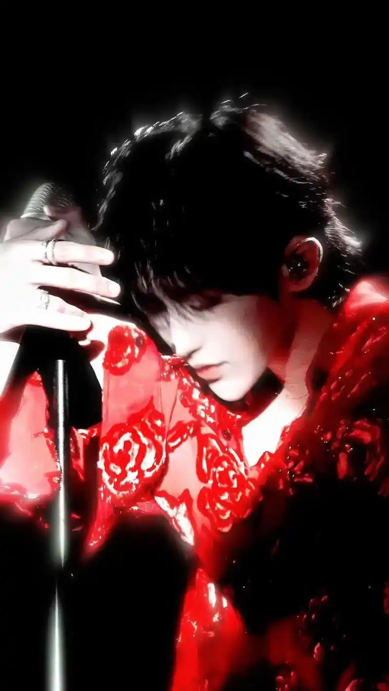 红色#蔡徐坤 #舞台 #禁欲系 #绝美 - 抖音