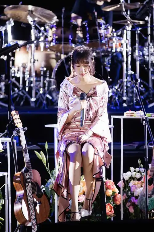 谢春花演唱会首站完美落幕  俏皮灵动惊艳开唱