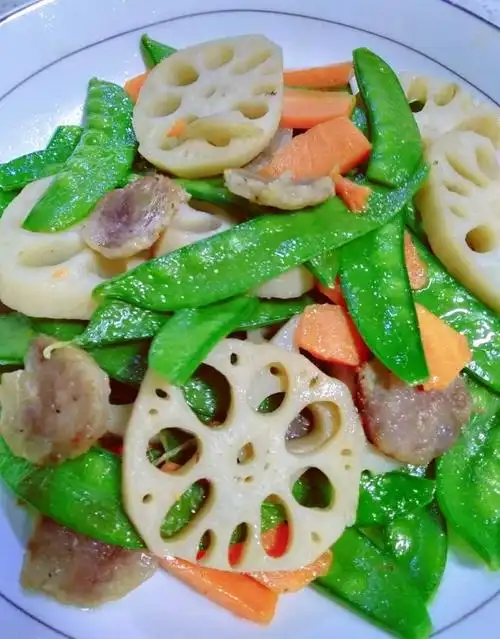 快手家常菜清脆爽口高颜值荷塘小炒清炒莲藕爆炒腊肠