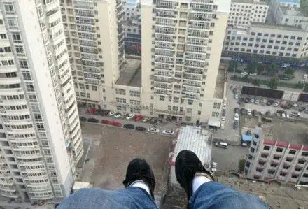 逗妹吐槽:梅西与"乌贼刘"斗法 勒夫抠鼻之歌