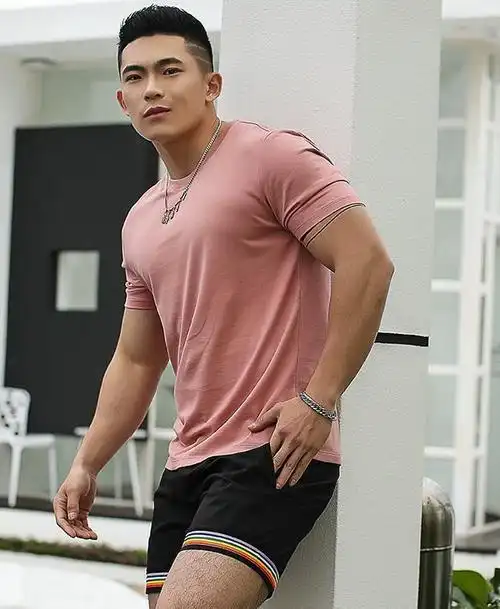 组图身材好颜植棒的肌肉小哥哥176身高的男装模特有型