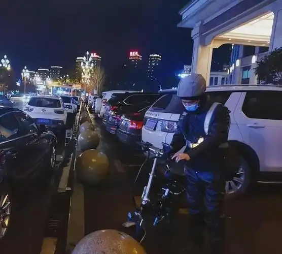 厦门车内激战2小时事件原视频曝光女方和代驾车内激情