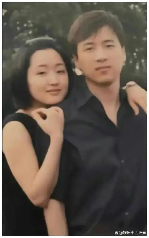 53岁杨钰莹回南昌受追捧,丰满迷人,老年粉丝却说她:胖了好多