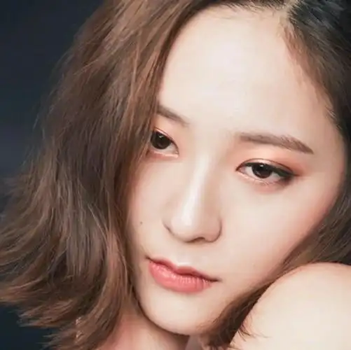 韩国女爱豆头像 f(x) 郑秀晶krystal