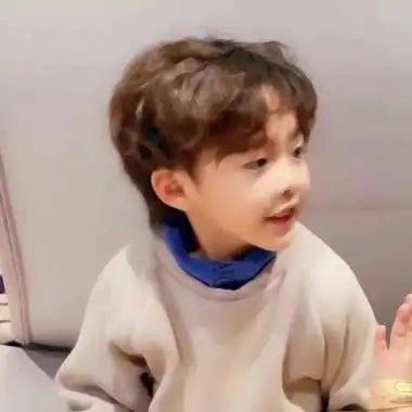 小孩子超可爱的情头高清可爱的情头小孩子萌情侣头像图片