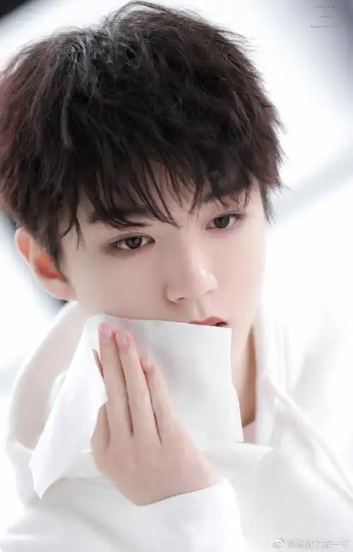 落泪最让人心疼的明星 tfboys红眼让人过分心疼