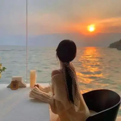 女生头像温柔干净气质背影