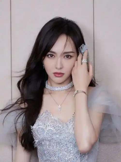 于适抢李云迪妻子?王俊凯经纪人恋爱实锤?_唐嫣_都灵_陈钰