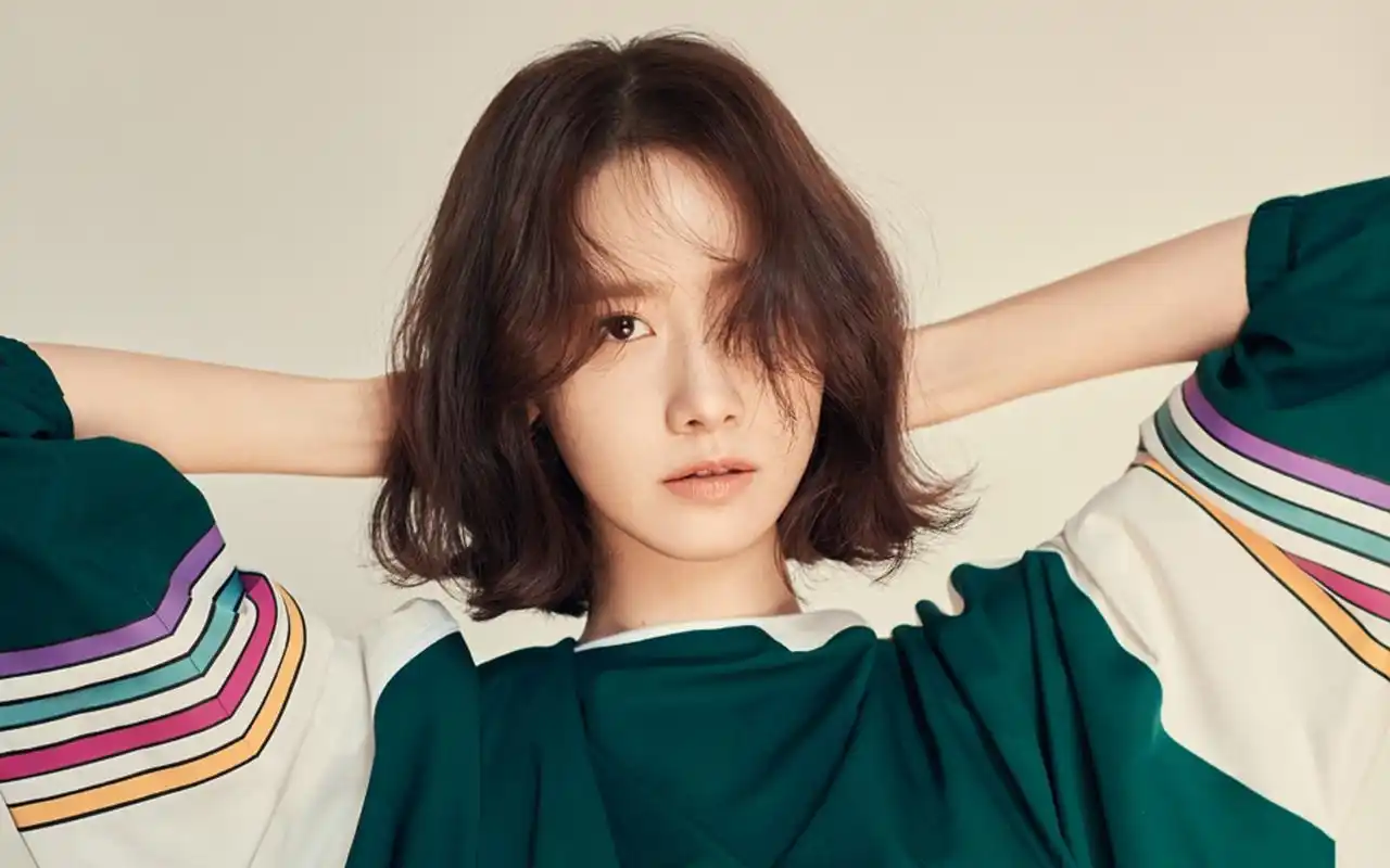 林允儿清纯写真时尚大片桌面壁纸