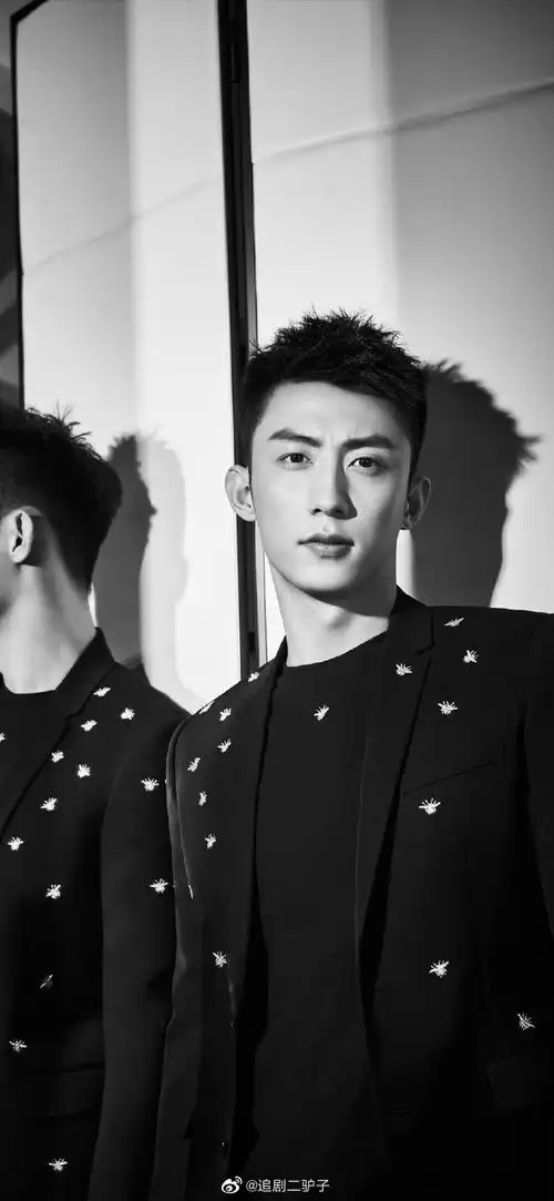 大鱼京鱼工作室#不愧是我们的黄景瑜,公司名字也是如此的可爱哈哈哈