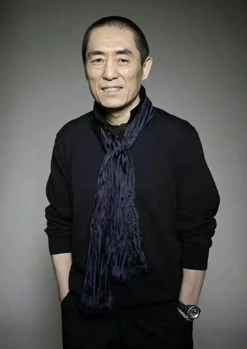 72岁张艺谋现身开学典礼!笑容满脸精神好,被聘为北影特聘教授|张艺谋|