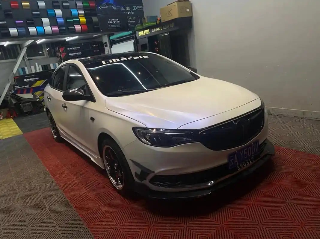 不一样的别克英朗 改色:电光白变蓝 整个外观套件升级77轮圈