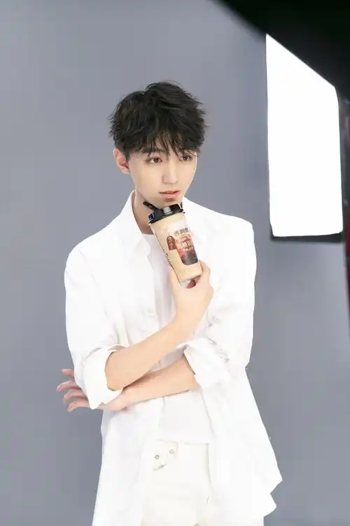 王俊凯香飘飘代言