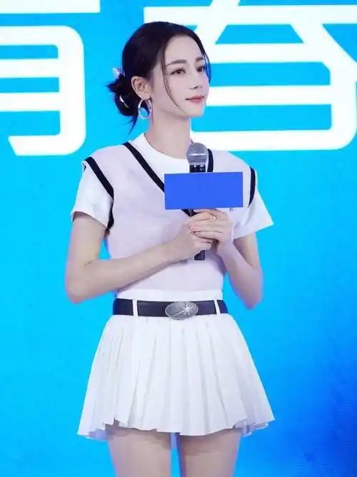 迪丽热巴传怀孕后首次公开亮相!