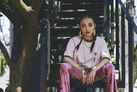 vava拒领金曲奖杯称这是见过的最乱的颁奖典礼