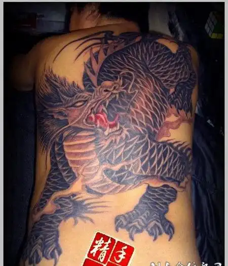 男性满背霸气麒麟纹身图案