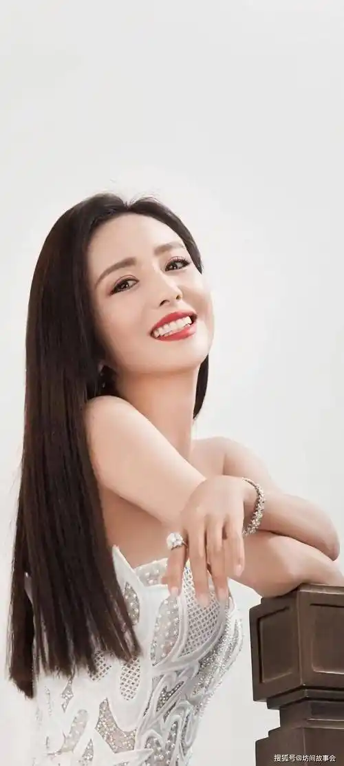 美如仙白似雪!佟丽娅性感写真大赏_中国_观众_舞蹈