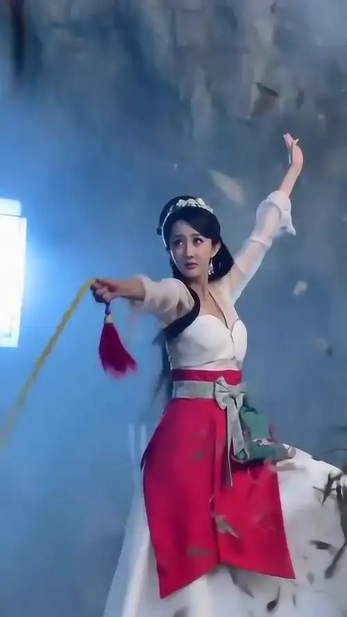 很火的女二号回来了,文梦洋小姐姐又拍新戏了