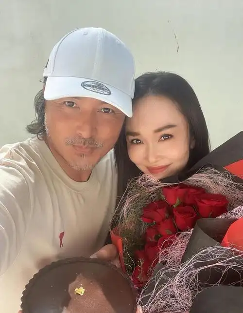 明明年纪相差不大,却看着像两代人,这6位女星把"老公熬成爹"|张庭