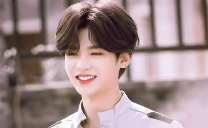 青春校园剧《燃烧吧少年》筹备开拍,当红小生黄明昊加盟出演_电视剧