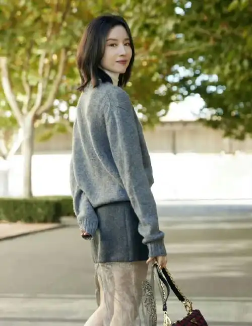 董洁43岁身材#天呐!43岁的董洁身材跟20岁的女生们有什么区别!