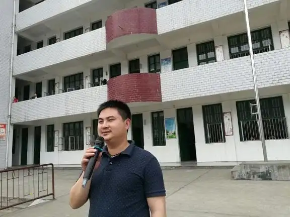 洞市中学预防溺水正扬帆起航