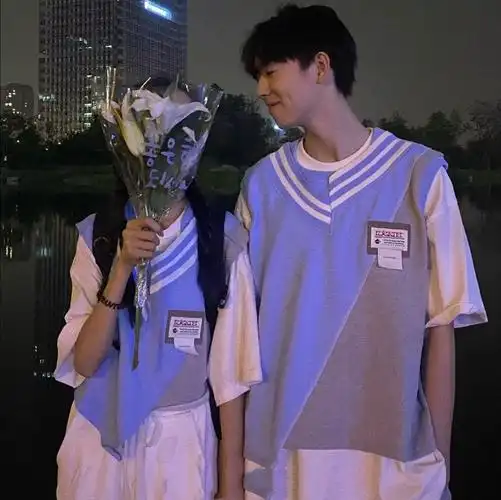 双人情头超清图片两张_情侣头像_美头网