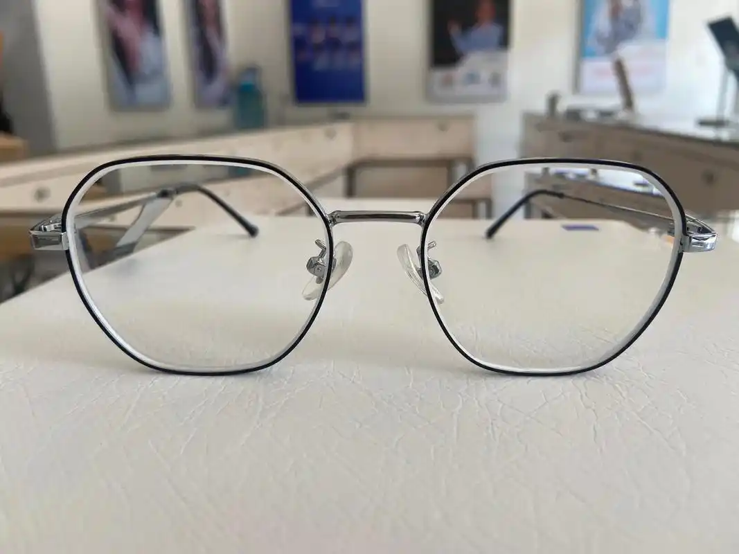银色黑边合金镜框,非球面防蓝光镜片走一副95#专业验光配镜  - 抖音