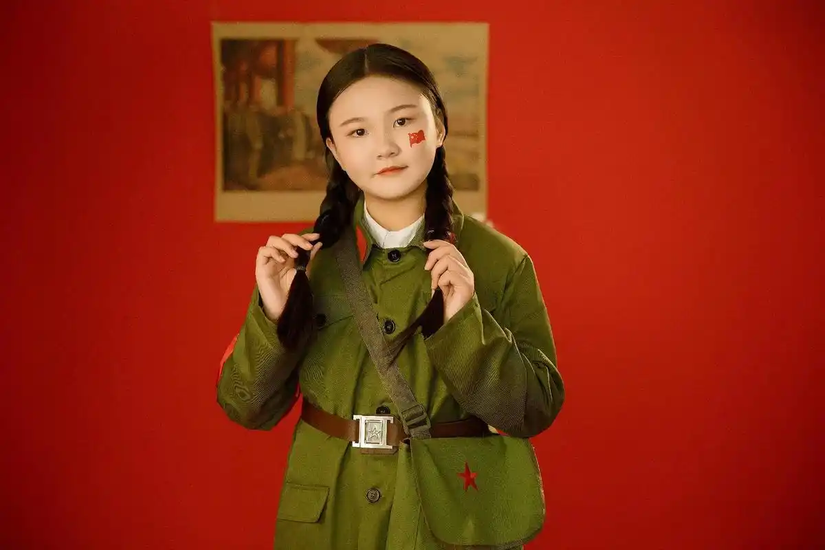 芳华主题拍摄照片#生活随拍记录美好瞬间 #记录真实生活 #每 - 抖音