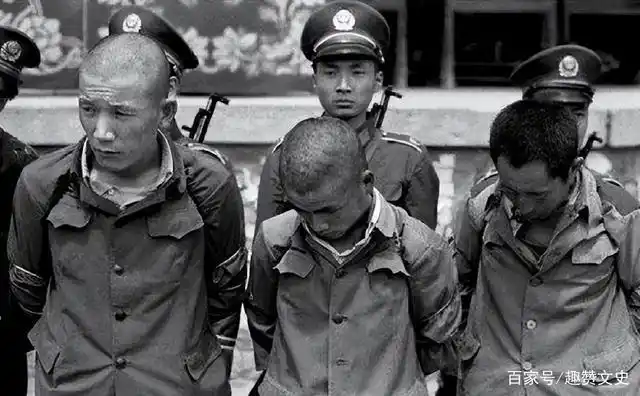 1983年严打第一站为何在唐山,50余名罪犯被枪决,群众拍手称快