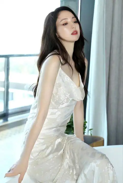 美丽明星董璇,高清照片可收藏 - 知乎