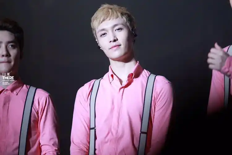 张艺兴 金发小甜