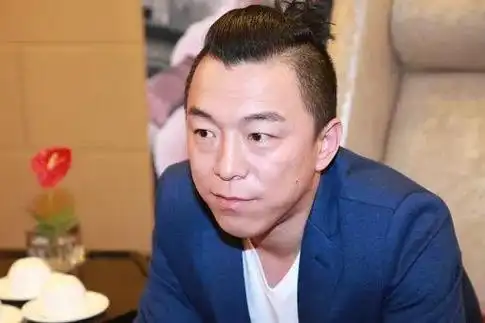 明星留丸子头,展现不同魅力,帅气十足!你有留过吗?