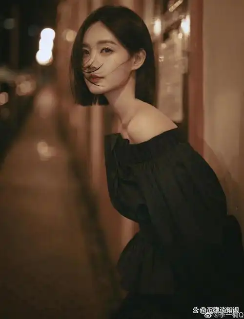 最近,娱乐圈掀起了一阵时尚风潮,引起广泛关注的焦点是李一桐剪短发了