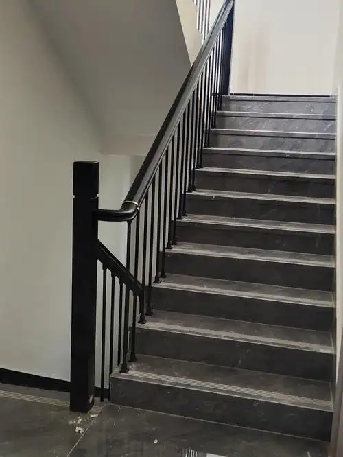 扶手安好了,是自己喜欢的简约范#农村自建房