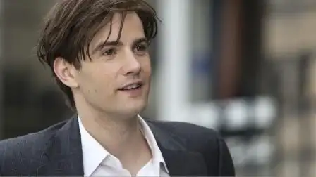 吉姆·斯特吉斯:英伦男神,每一个眼神都让人心动!