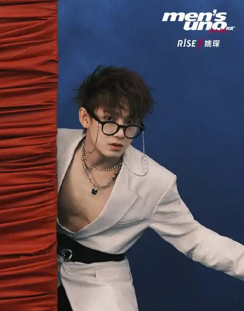 姚琛个人首封来了!这肌肉,这线条,这身材. 来自追星教父bobo - 微博