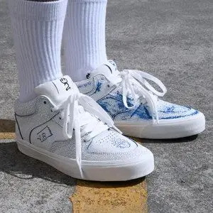 极路客秋冬小白蓝刮刮乐冰爆裂纹青花瓷中低帮男女小众潮流滑板鞋